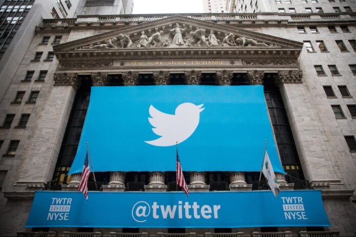 Twitter Is Offering Free Ads to Bring Advertisers Back