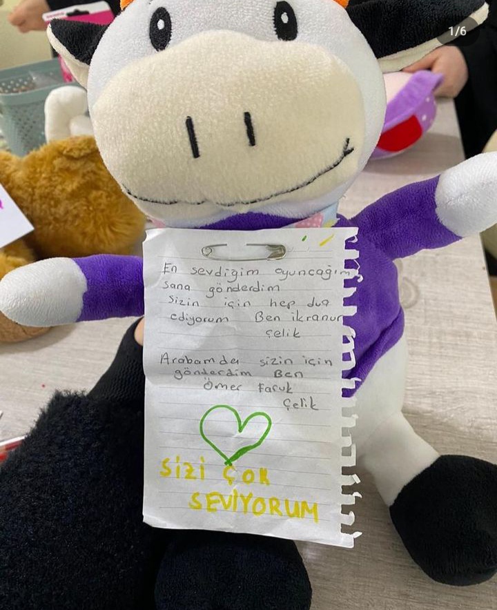 toy with a note after eathquake in turkey toy with a note after eathquake in turkey