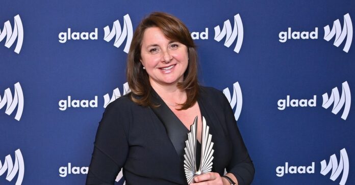 Disney has reached a multimillion-dollar settlement with fired VFX head Victoria Alonso