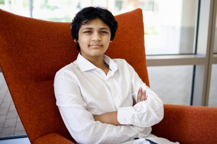 14-Year-Old Hired by SpaceX Is Still Too Young for LinkedIn