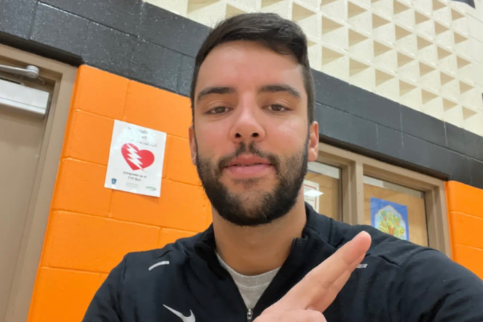 High School Teacher Goes Viral For Hilarious Student Emails