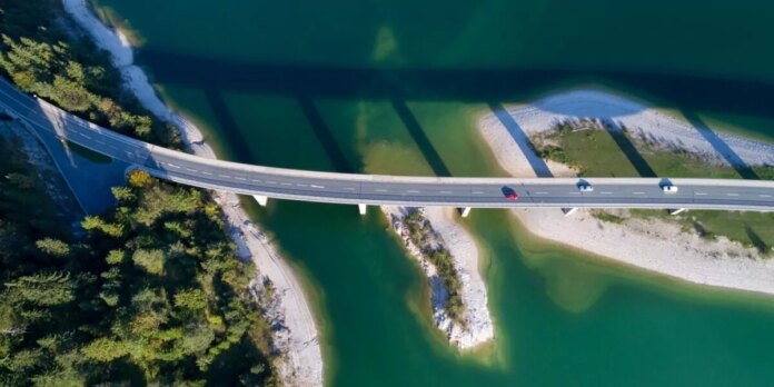 How to modernize data lakes with a data lakehouse architecture