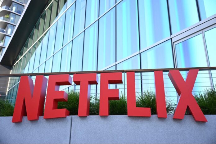 Netflix Offers Up To $900K for AI-Focused Product Manager