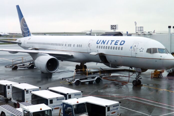 United Flight Forced to Abort Landing, Boston Runway Blocked